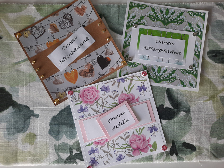 Äitienpäiväkortteja